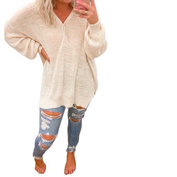 American Eagle Outfitters Sweaters - American Eagle Outfitters Cream V-Neck Sweater
